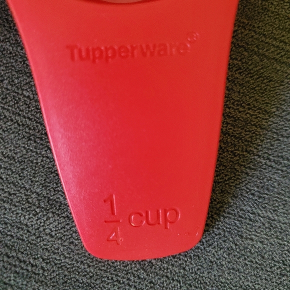 Tupperware  Four Measuring Red Cups - Picture 5 of 9